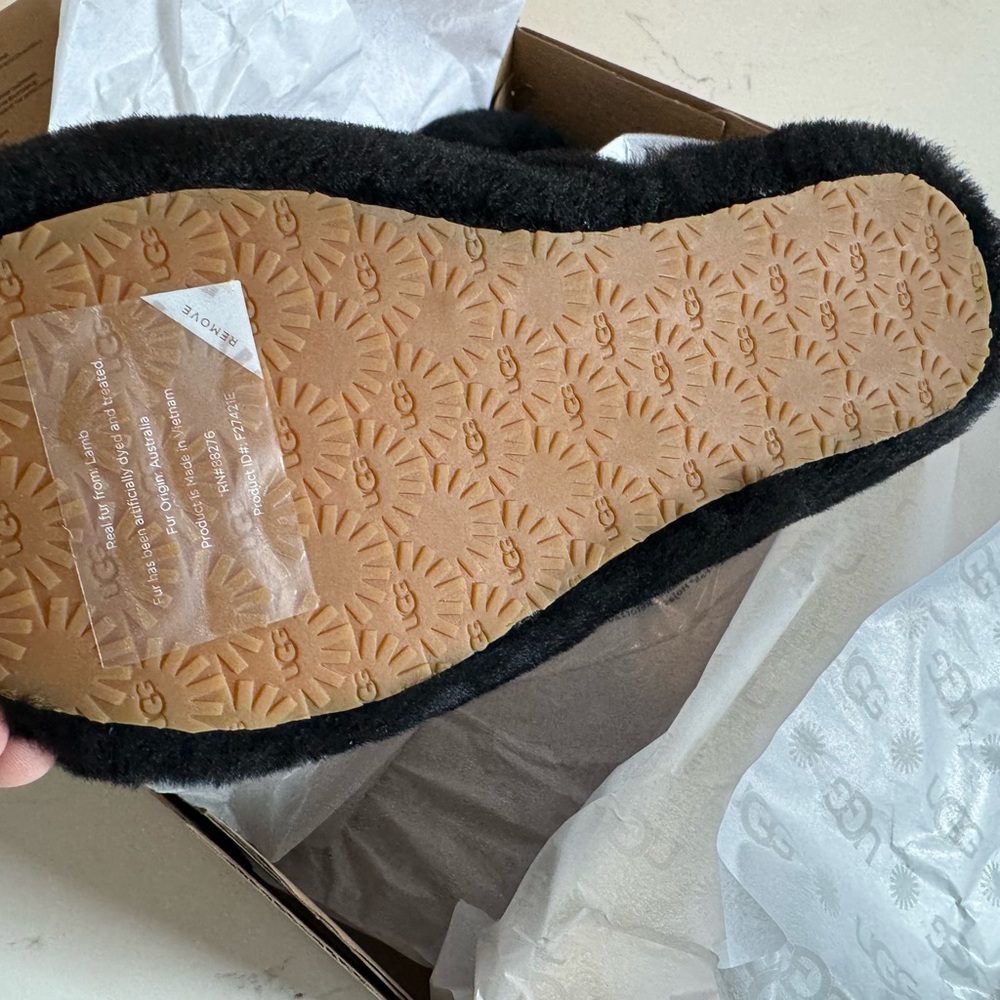 NWT UGG k Fluff yeah slide size 5 - Picture 7 of 8